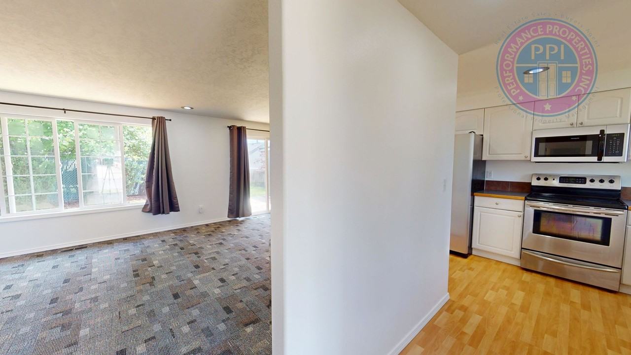 18230 Seaman St - Photo 6 of 29