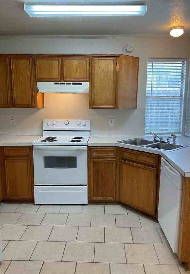 2509 Lain Dr - Photo 2 of 22