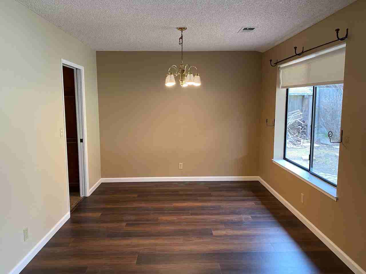 838 Dorset Way - Photo 3 of 7