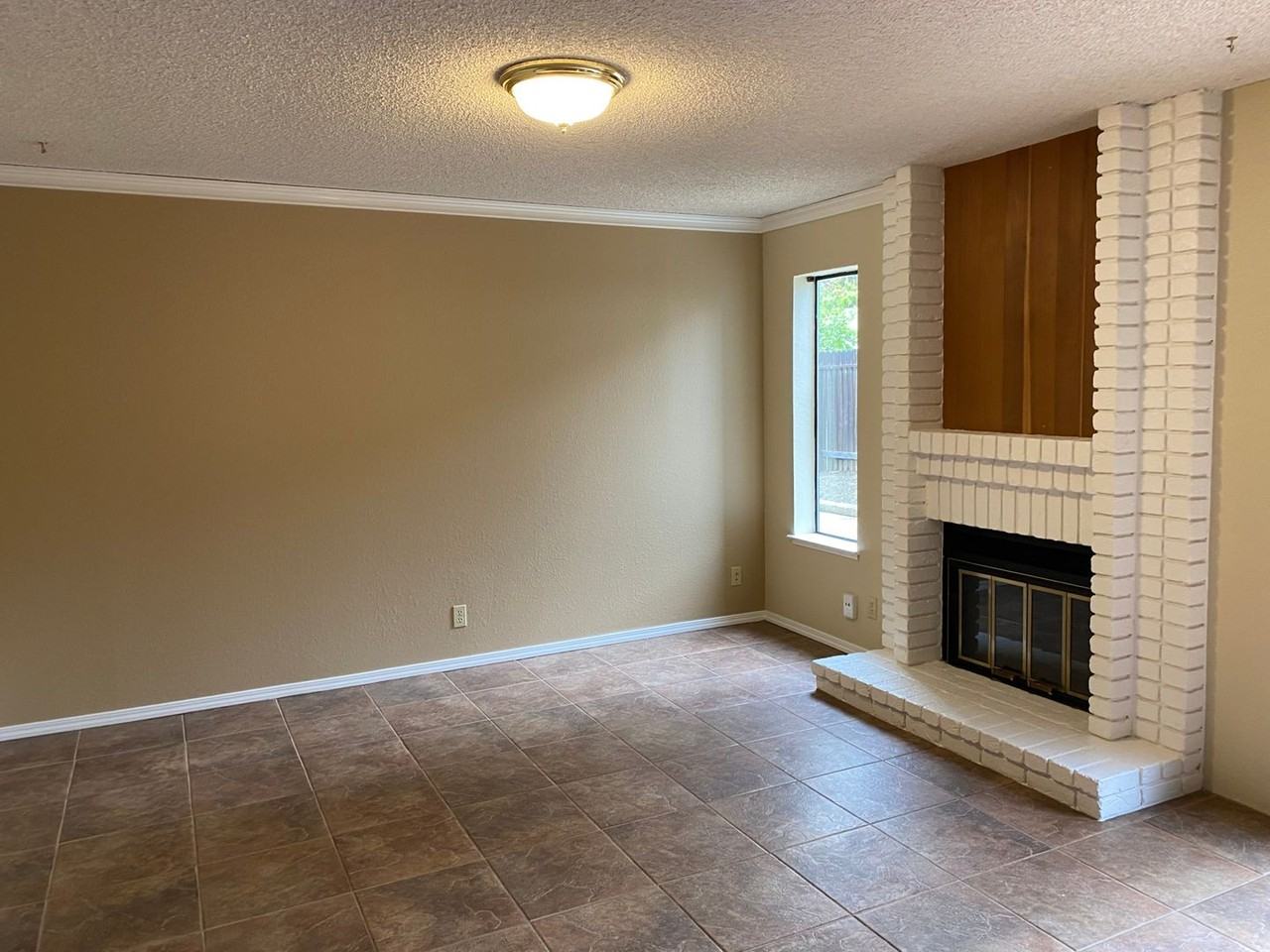 838 Dorset Way - Photo 5 of 7