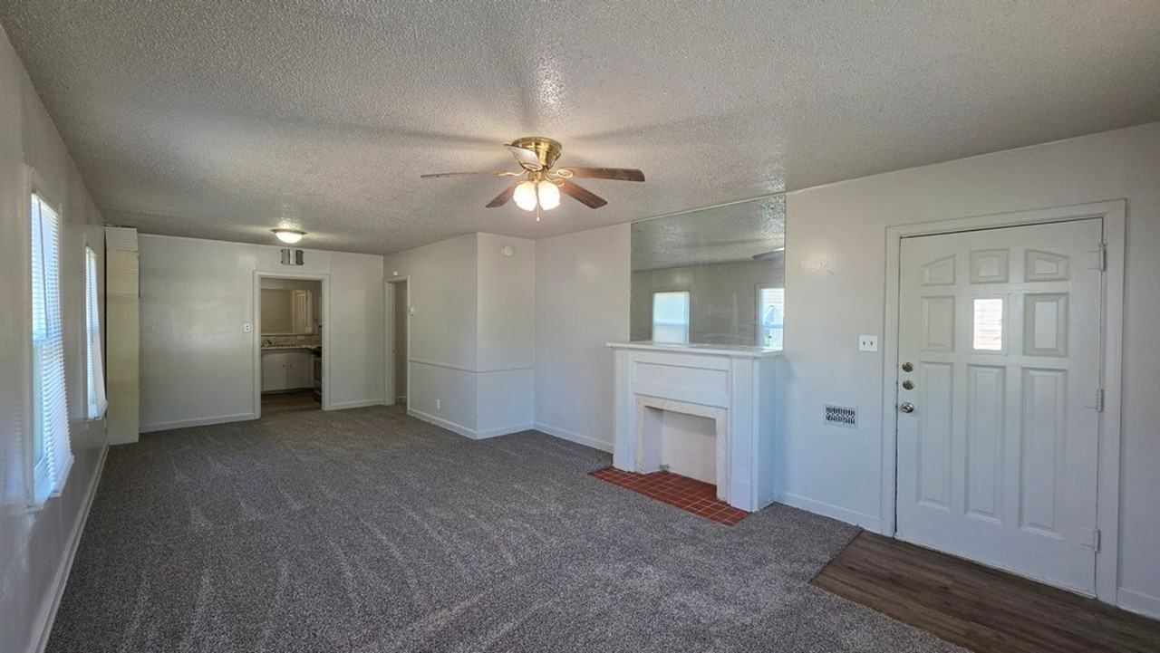 913 S Rusk St - Photo 3 of 20