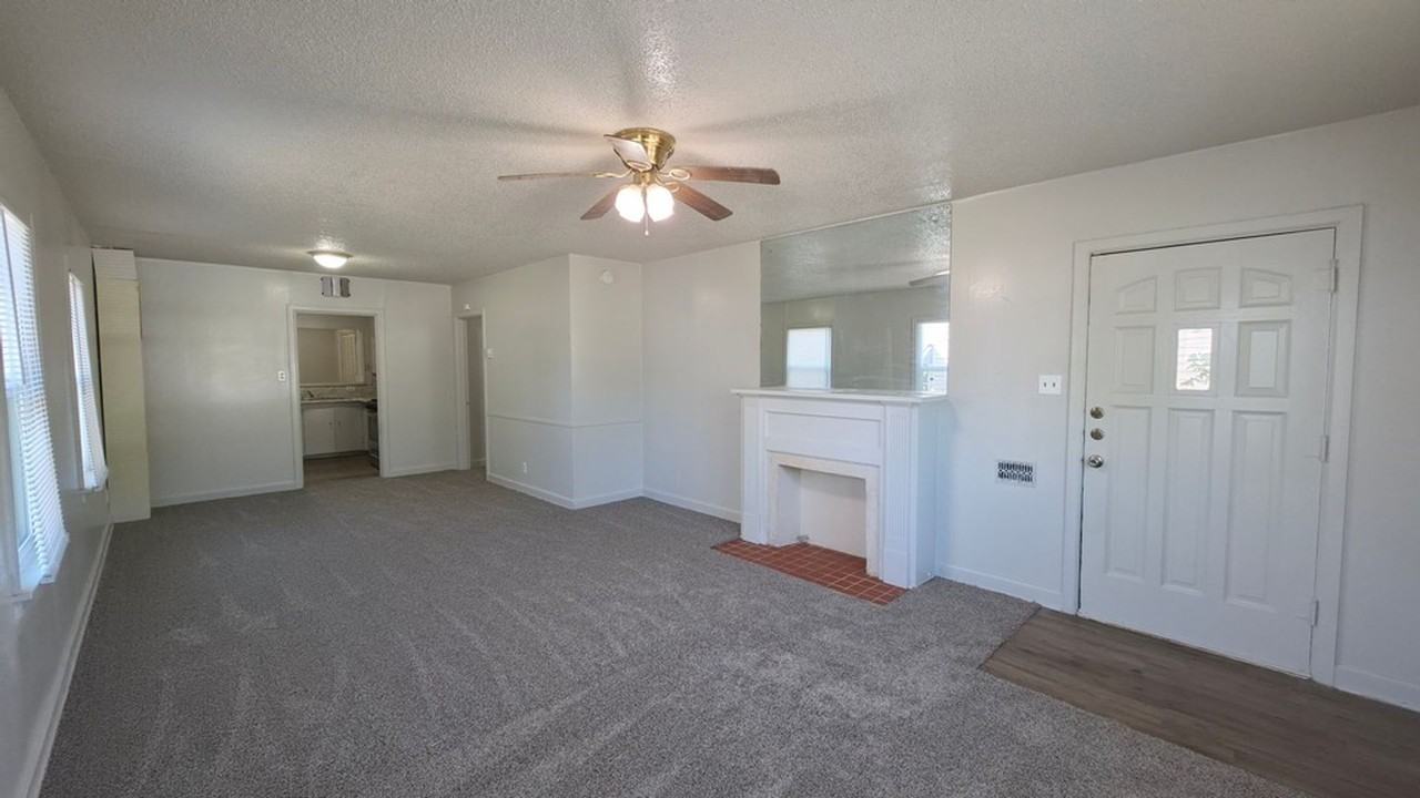 913 S Rusk St - Photo 5 of 20