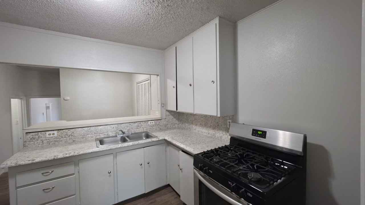 913 S Rusk St - Photo 6 of 20