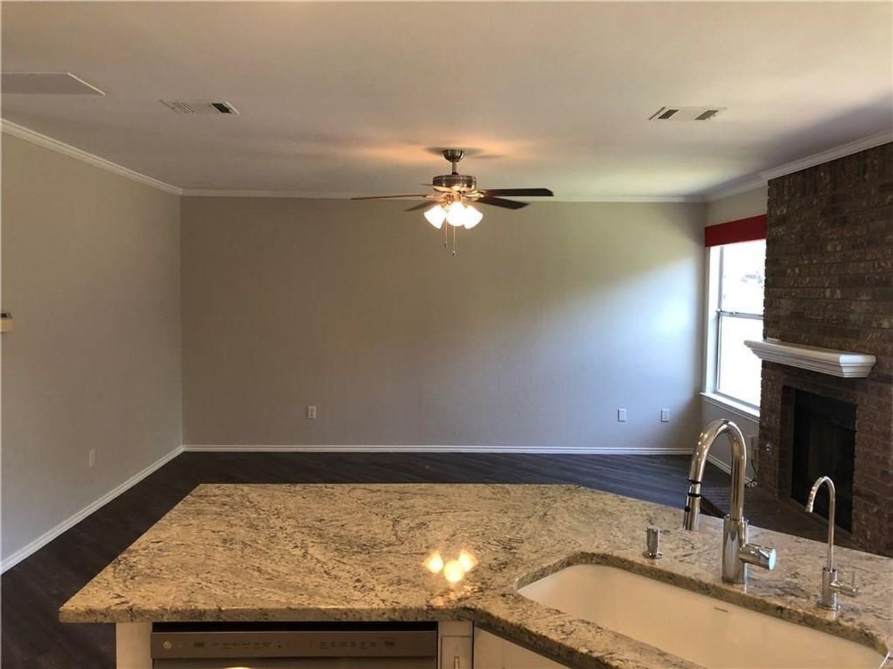 13200 Amasia Dr - Photo 5 of 32