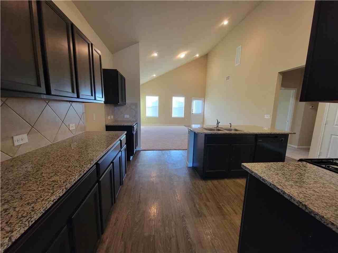 408 Luna Vista Dr - Photo 2 of 26