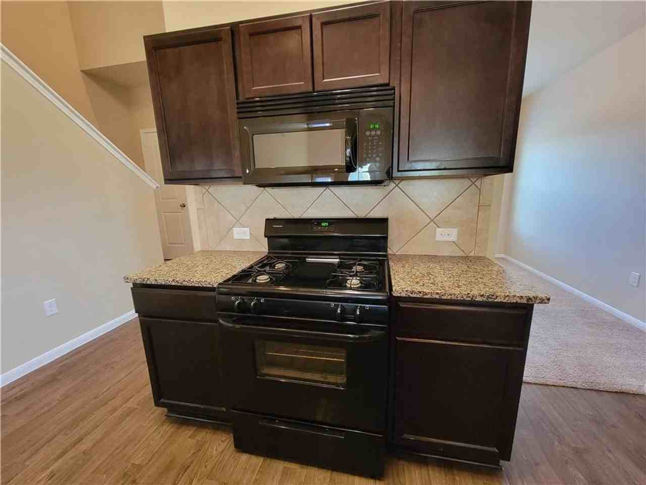 408 Luna Vista Dr - Photo 4 of 26