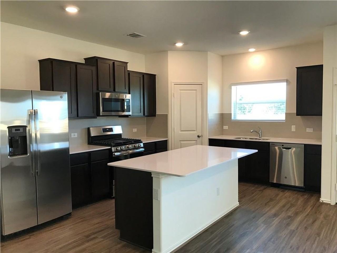 720 Mallow Rd - Photo 4 of 22