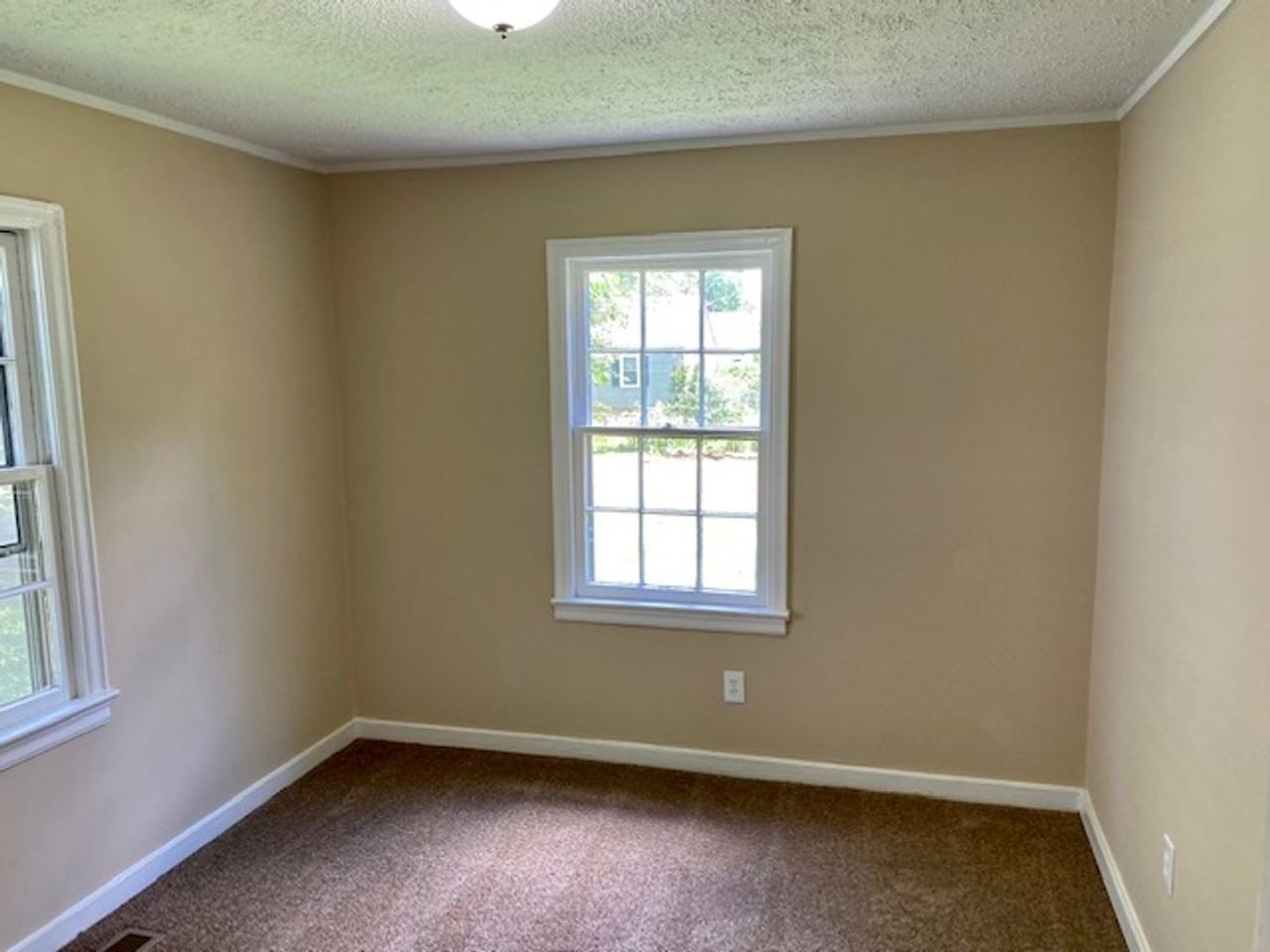 2112 Sycamore St Sw - Photo 7 of 12