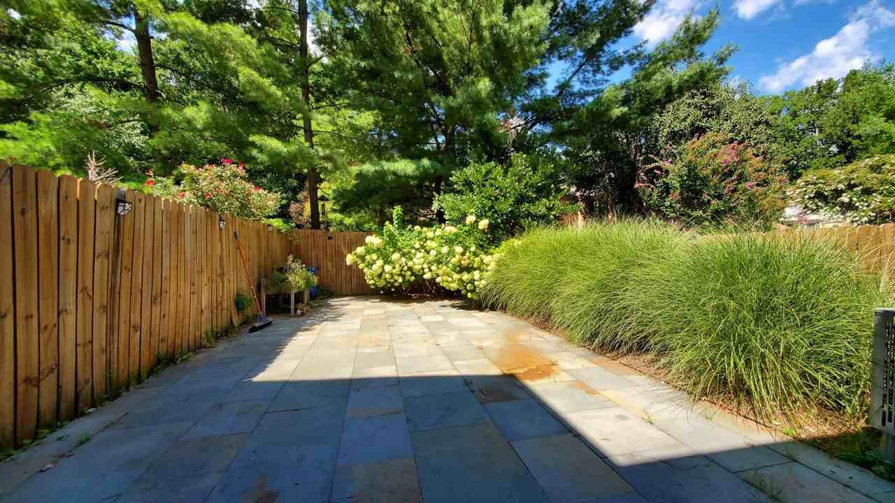 7526 Heatherton Ln - Photo 4 of 5
