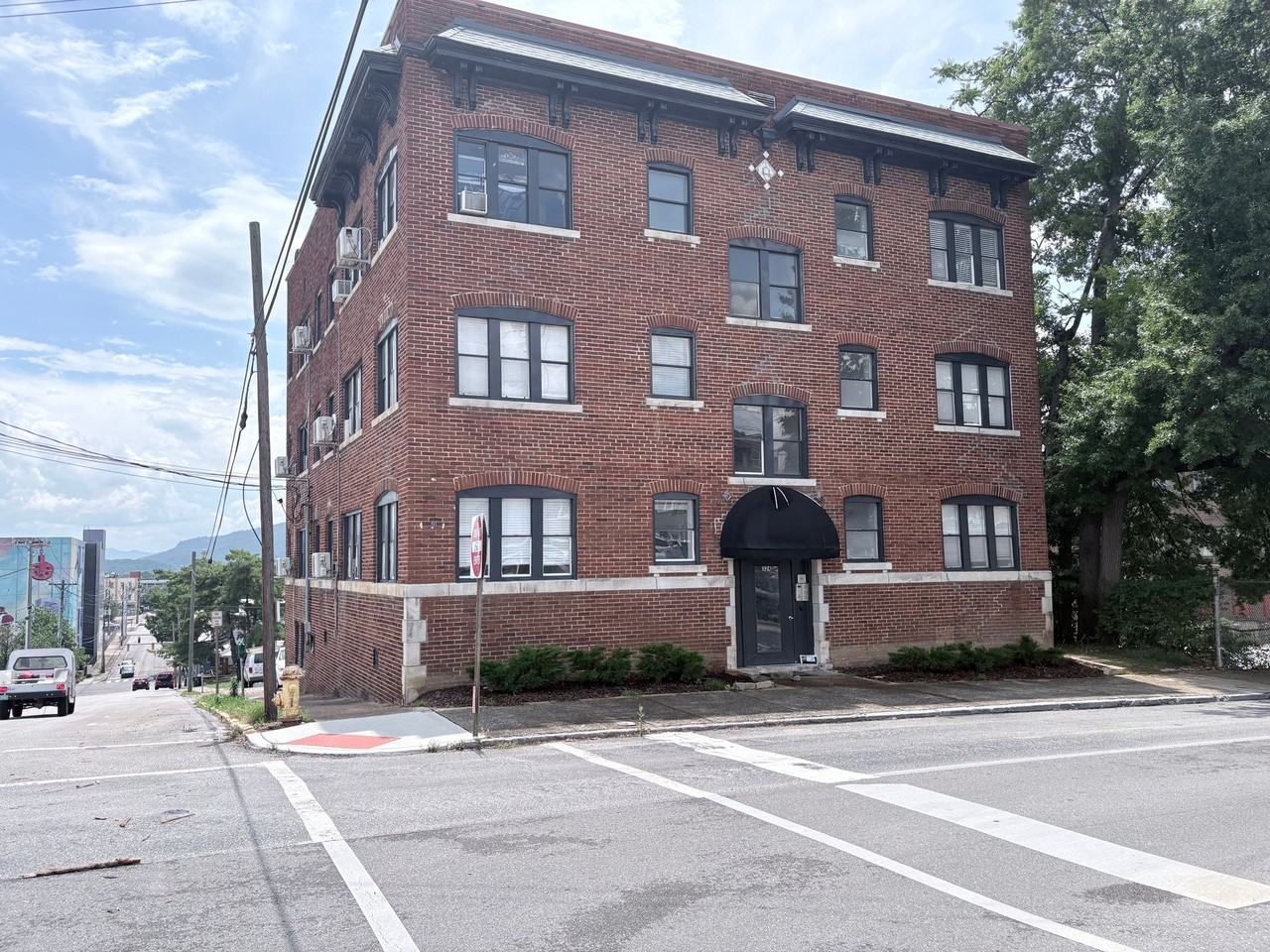 8th Street Apartments - Photo 2 of 6
