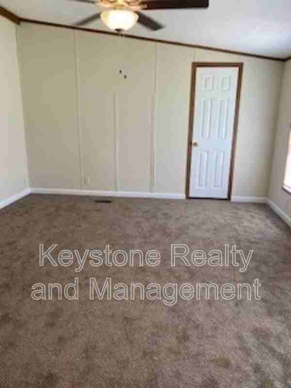 230 Alabama Ave - Photo 5 of 10