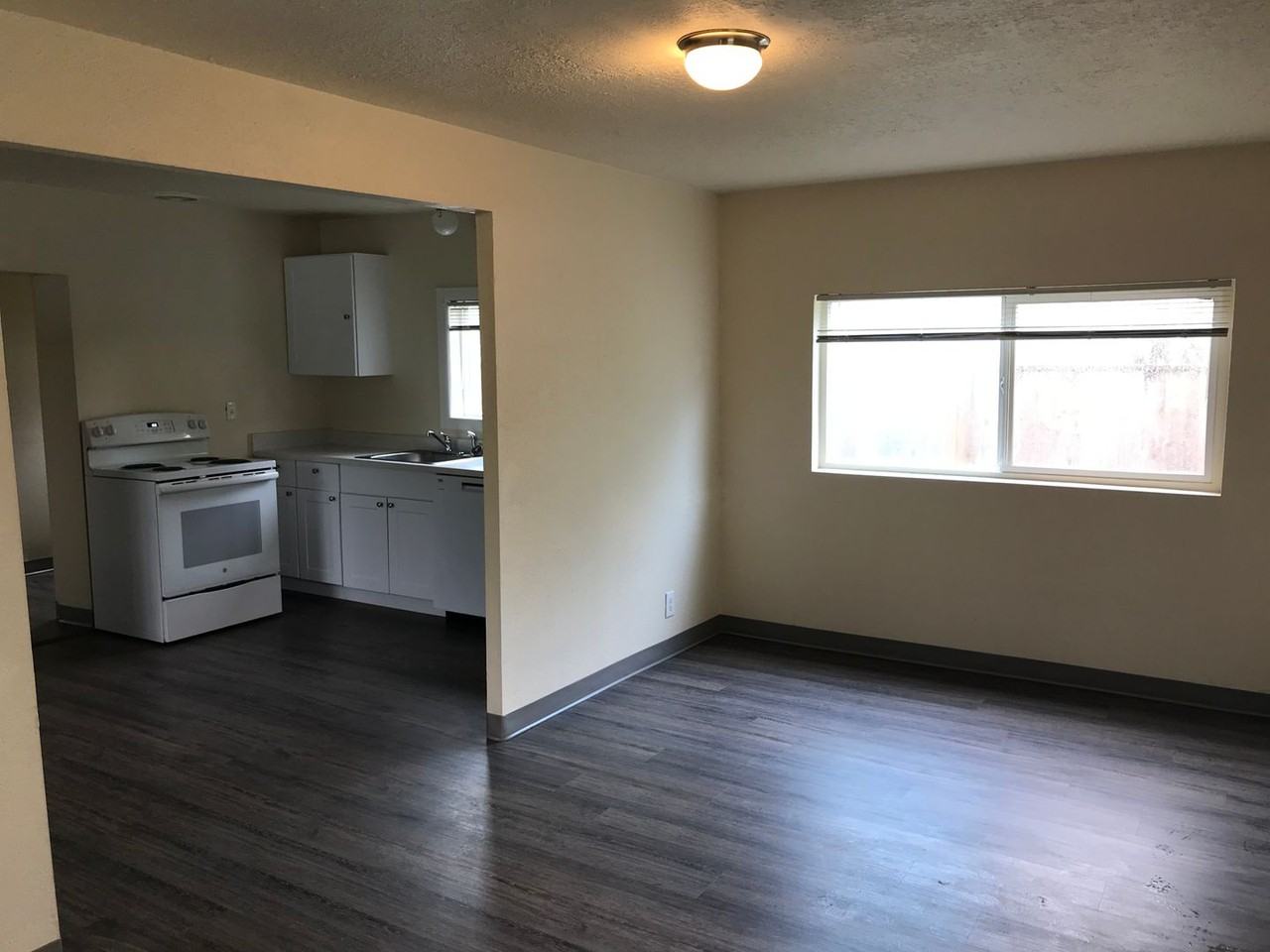 1087 E St - Photo 2 of 17
