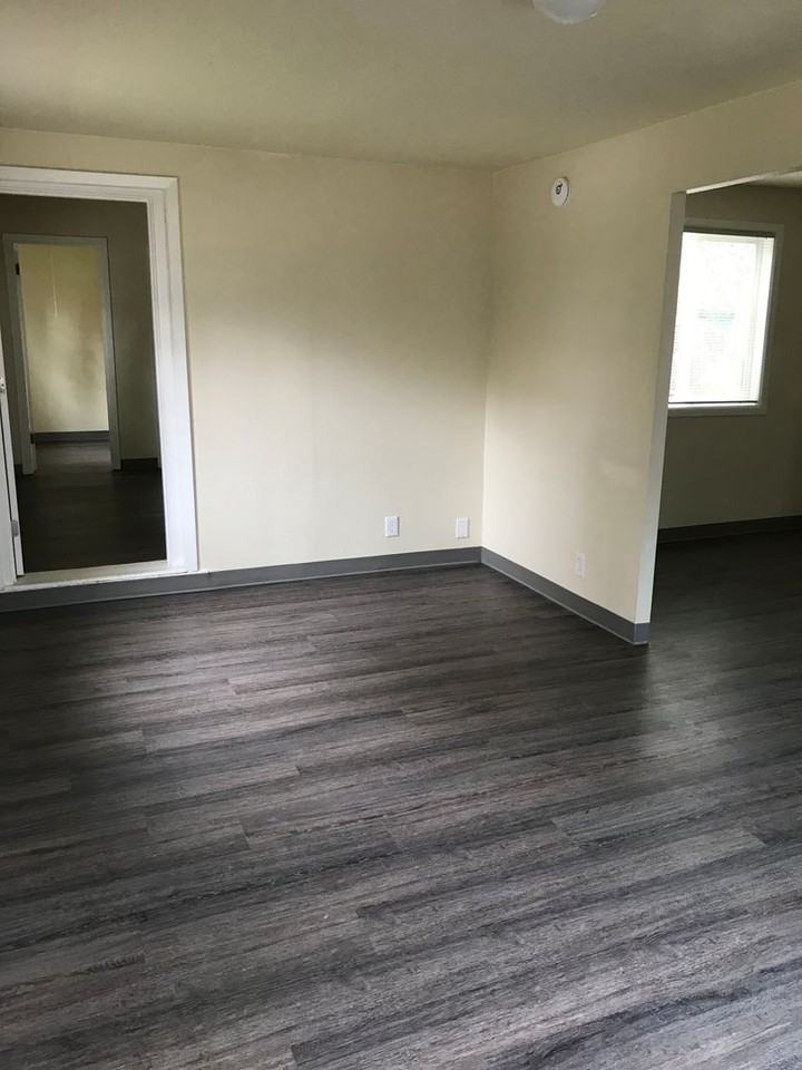 1087 E St - Photo 3 of 17