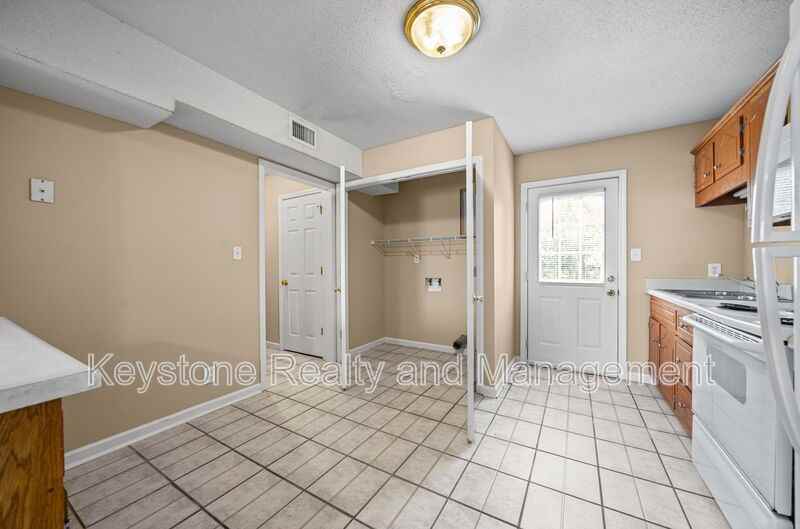 3285 Tower Dr - Photo 6 of 16