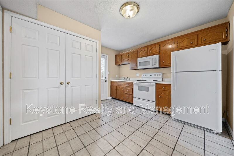 3285 Tower Dr - Photo 7 of 16