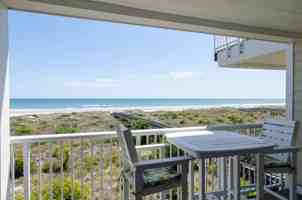 featured image of 2514 N Lumina Ave