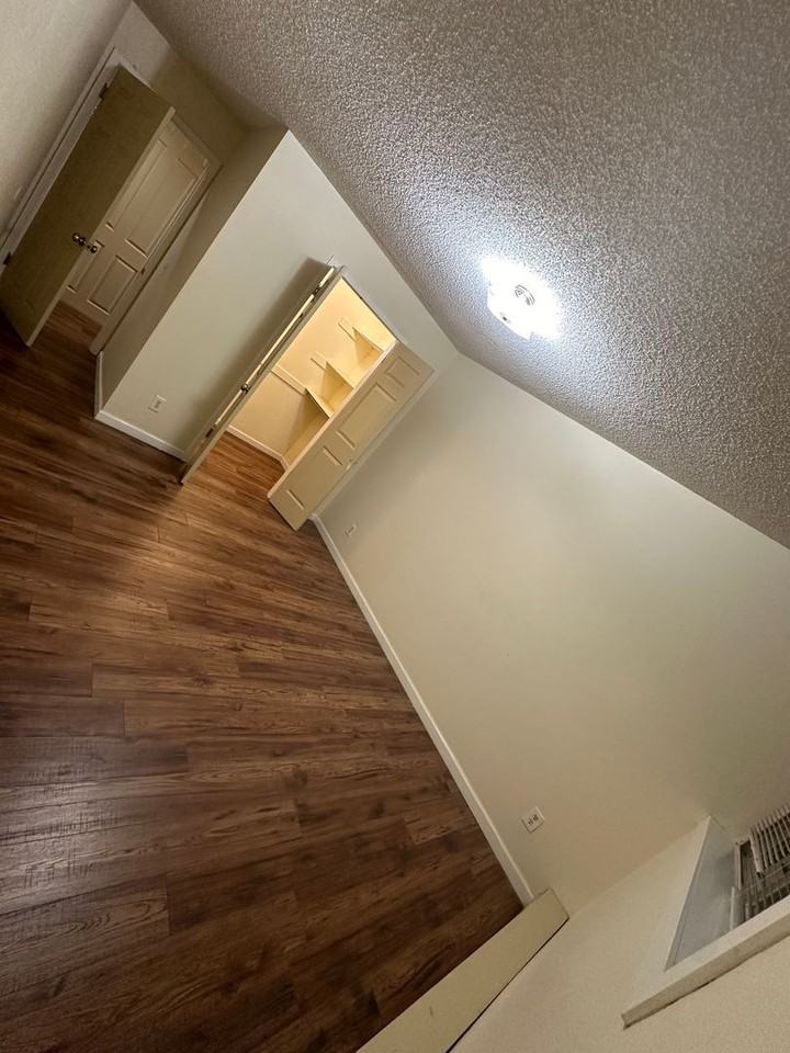 2707 Valmont Rd #112B - Photo 3 of 6