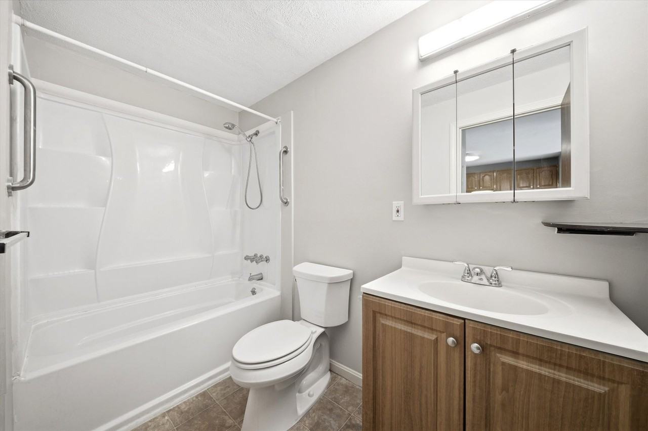 504 River Rd - Photo 5 of 18