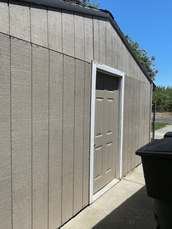17677 Kram Ct - Photo 2 of 32