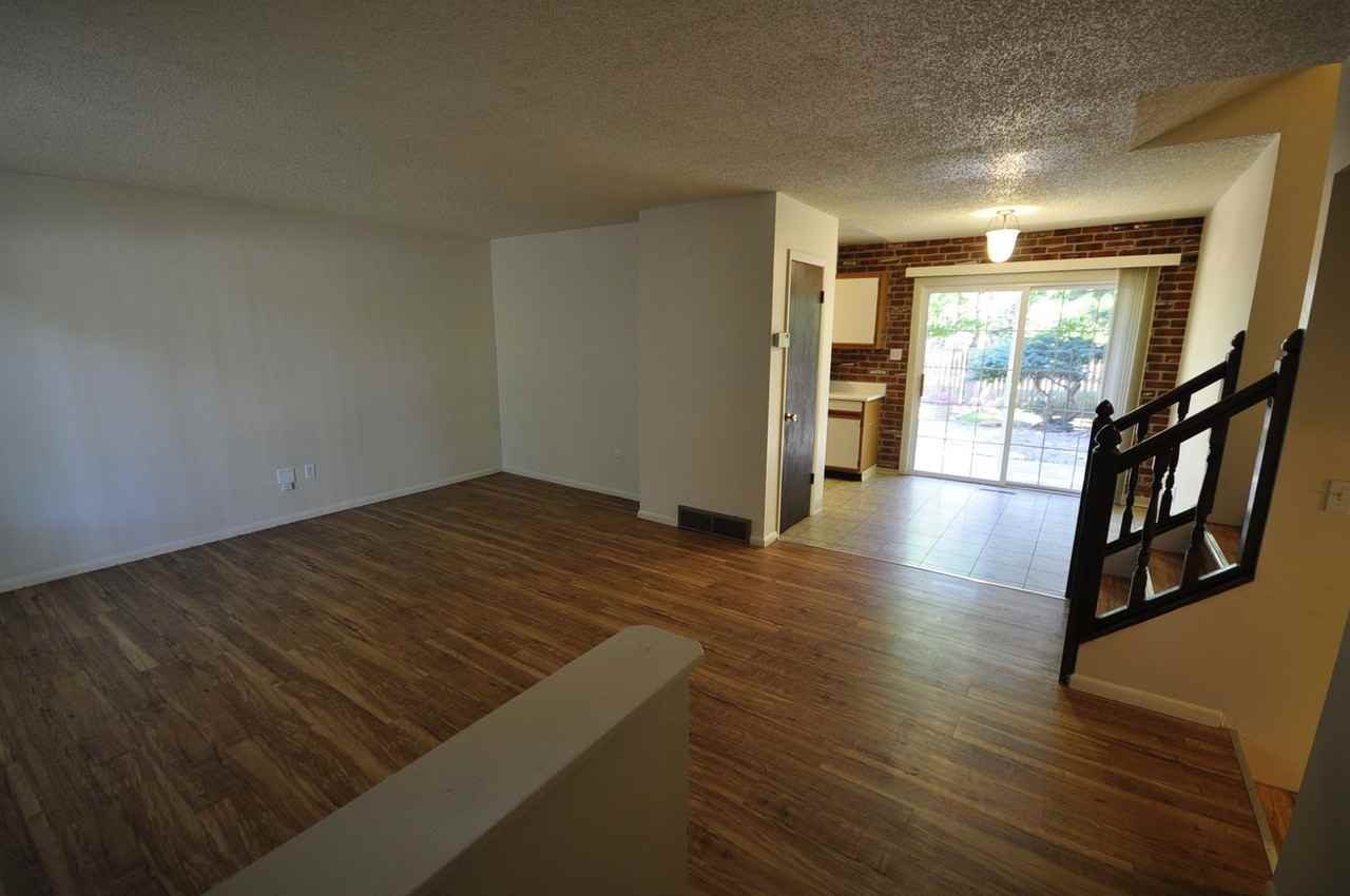 920 Ponderosa Dr - Photo 2 of 12