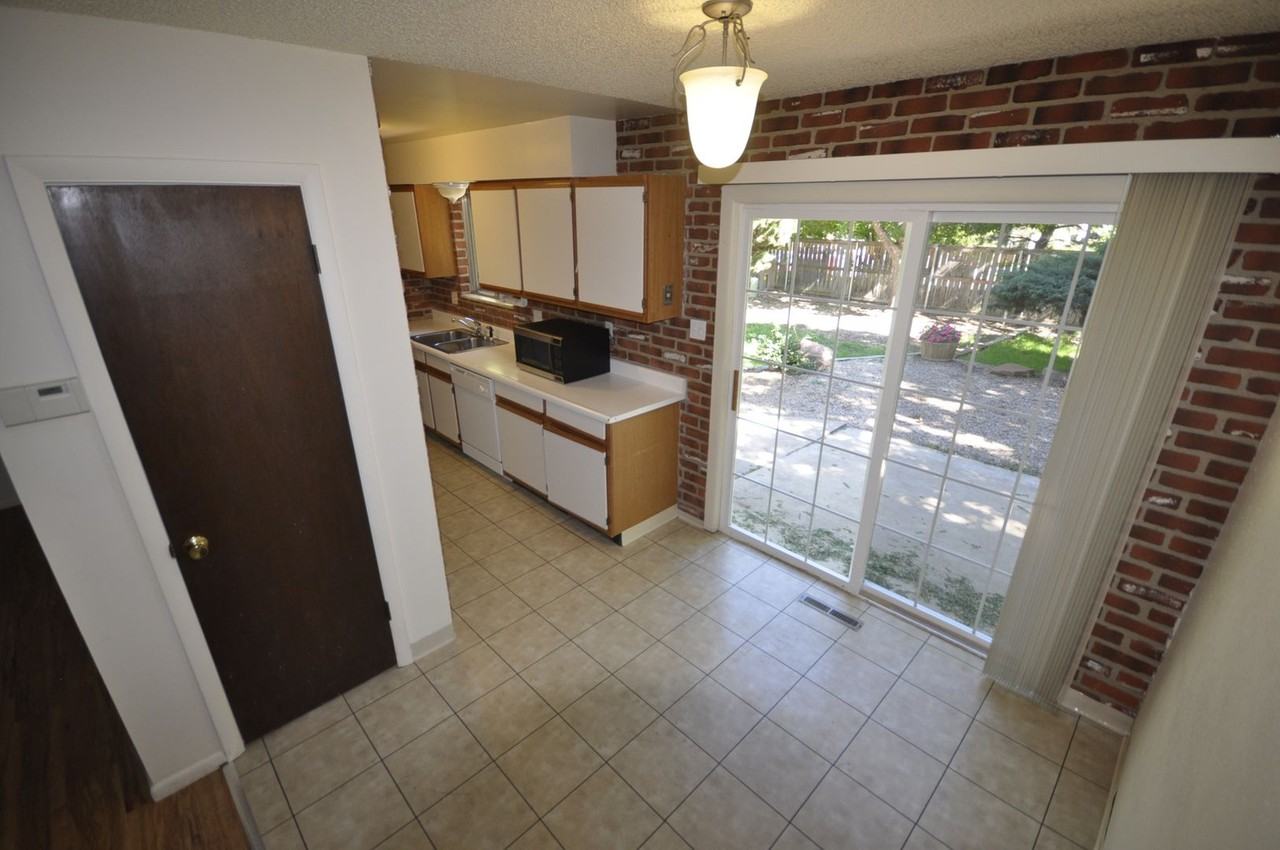 920 Ponderosa Dr - Photo 5 of 12