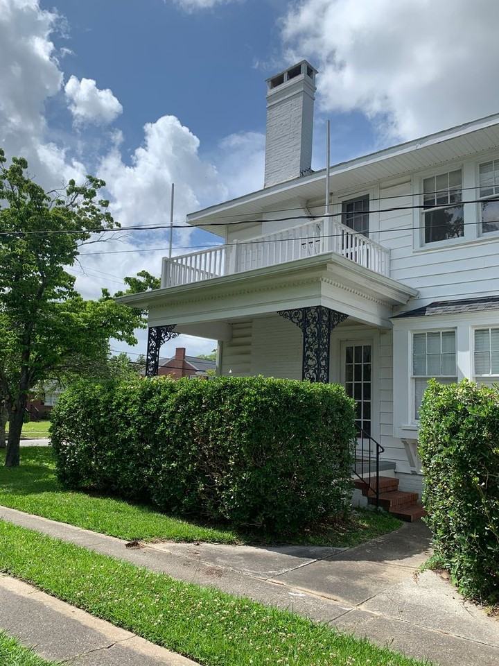 23 Colonial Dr - Photo 4 of 46