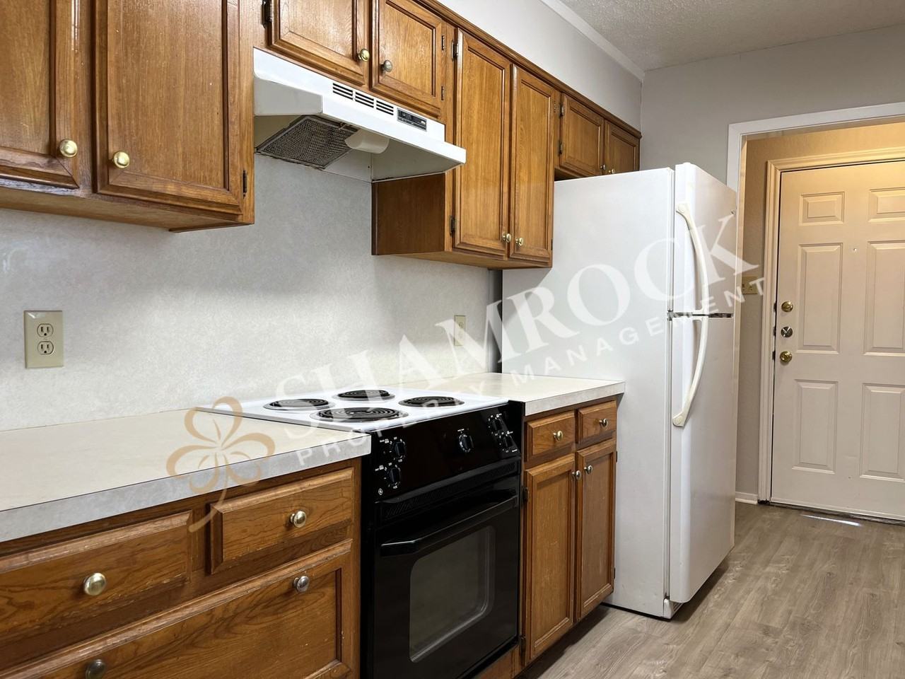 9004 Regal Dr - Photo 5 of 15