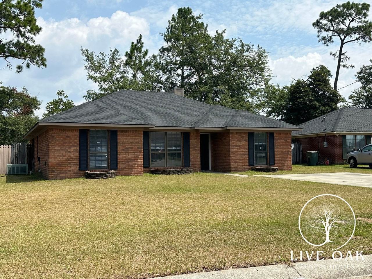 1304 Crossgate Ct - Photo 2 of 10