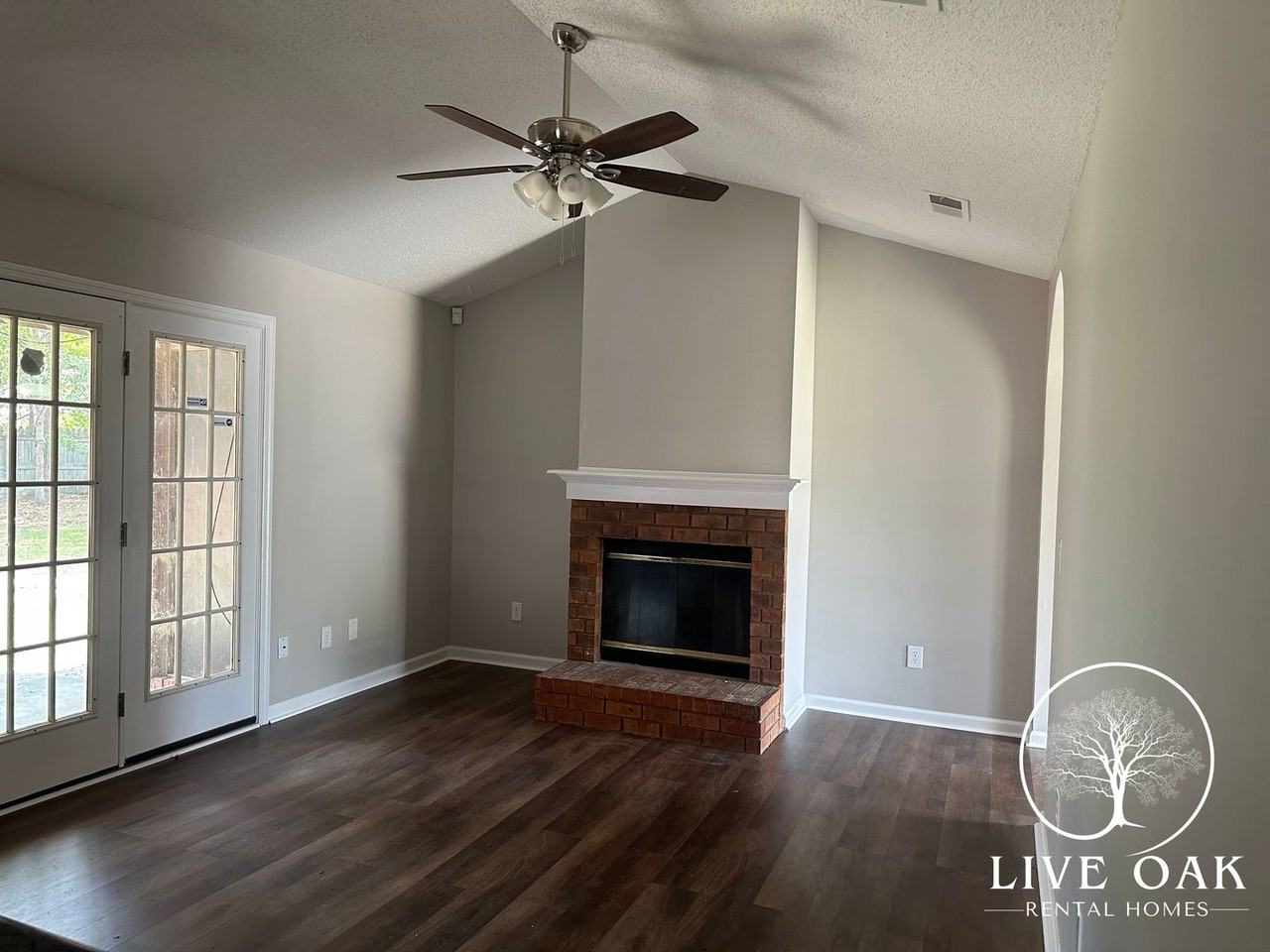 1304 Crossgate Ct - Photo 3 of 10