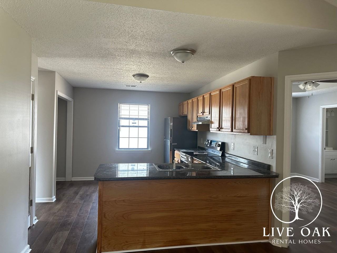 1304 Crossgate Ct - Photo 4 of 10