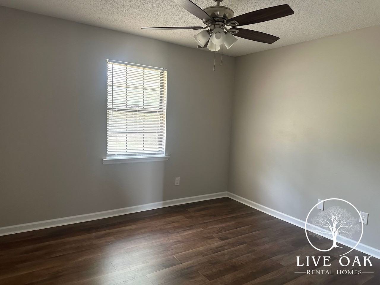 1304 Crossgate Ct - Photo 7 of 10