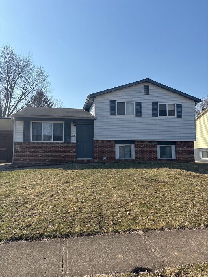 2859 Falcon Bridge Dr - Photo 2 of 27
