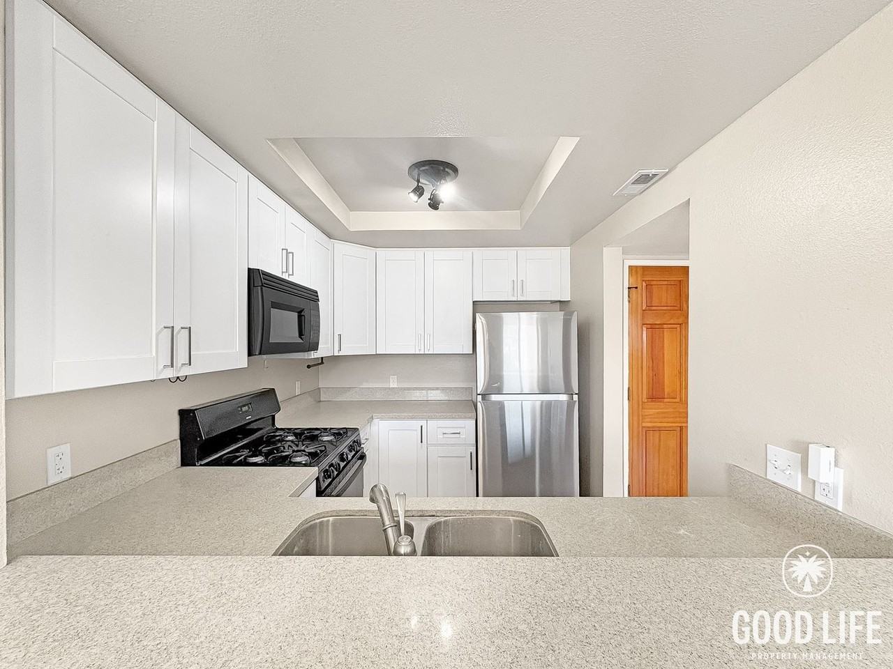2956 Elm Tree Ct - Photo 2 of 18