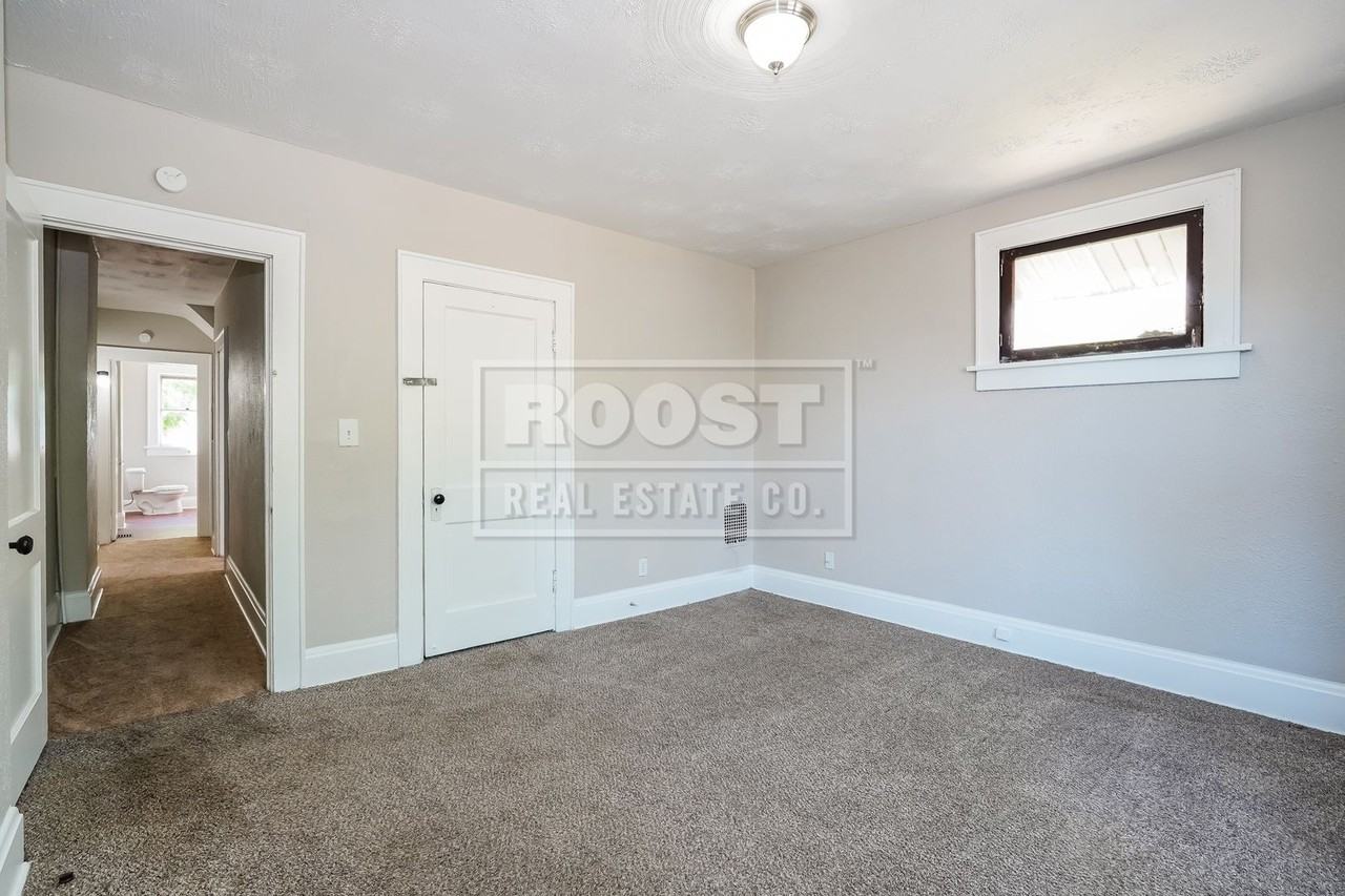 363 E Hudson St - Photo 6 of 10
