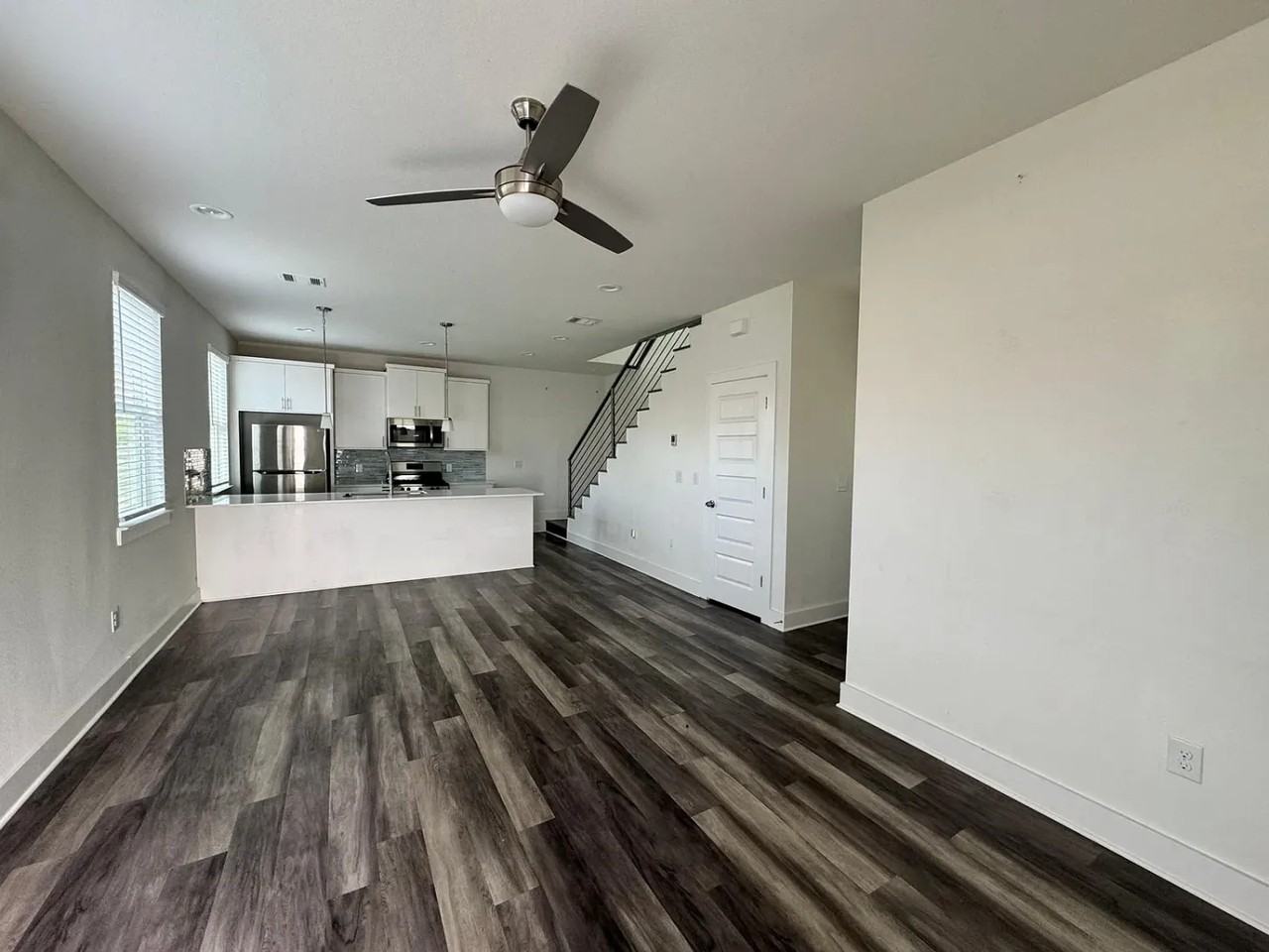 6410 Porter St - Photo 3 of 22