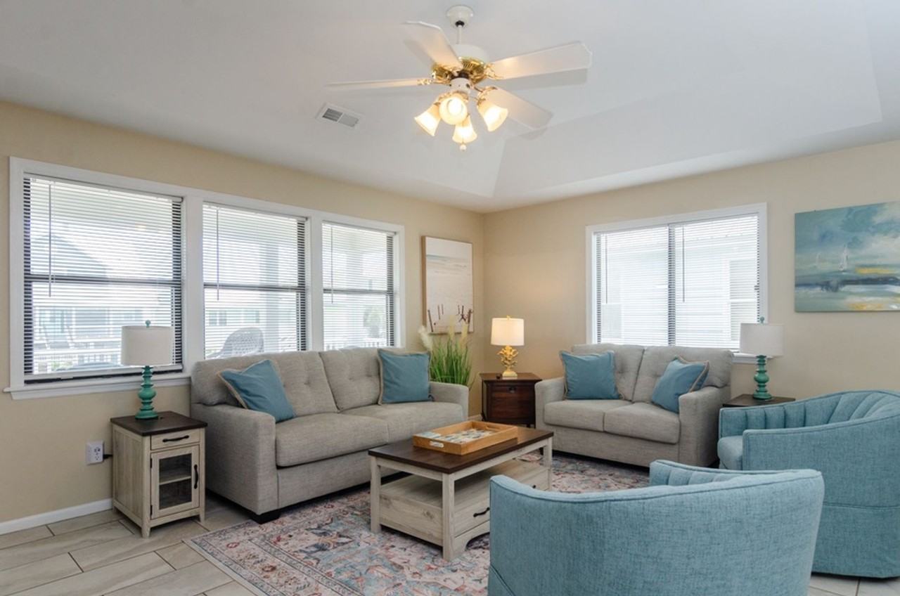 741 Fort Fisher Blvd N - Photo 2 of 50