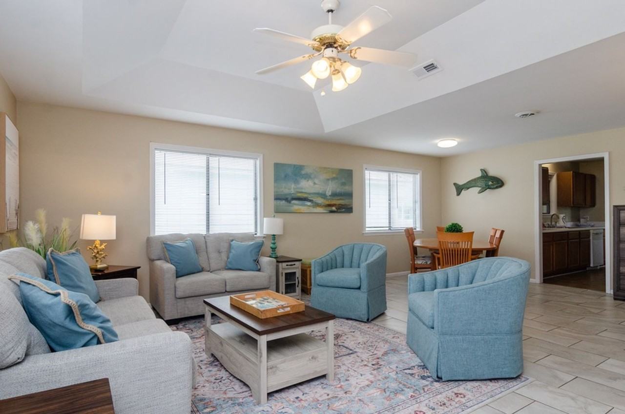 741 Fort Fisher Blvd N - Photo 3 of 50