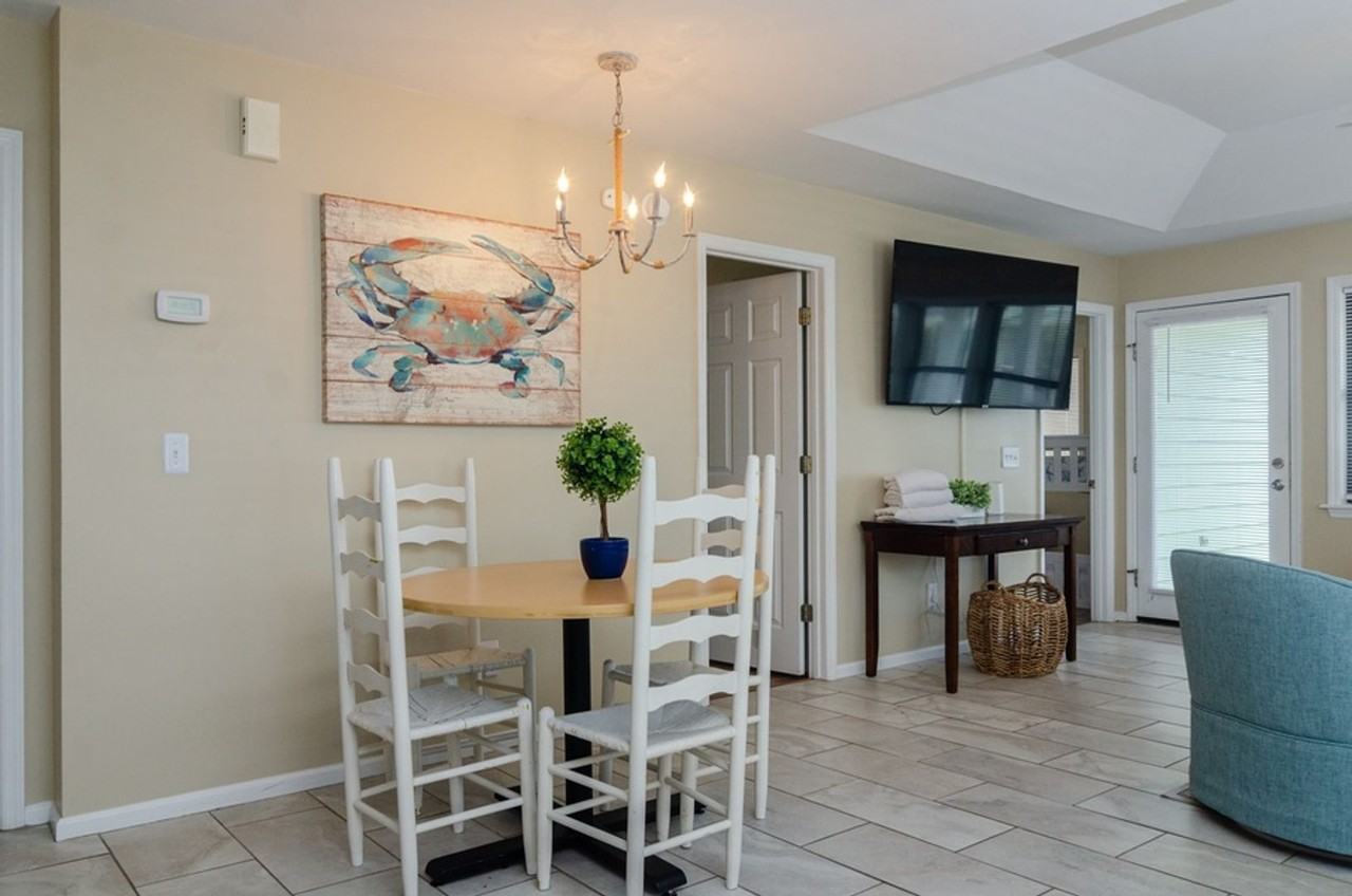 741 Fort Fisher Blvd N - Photo 7 of 50