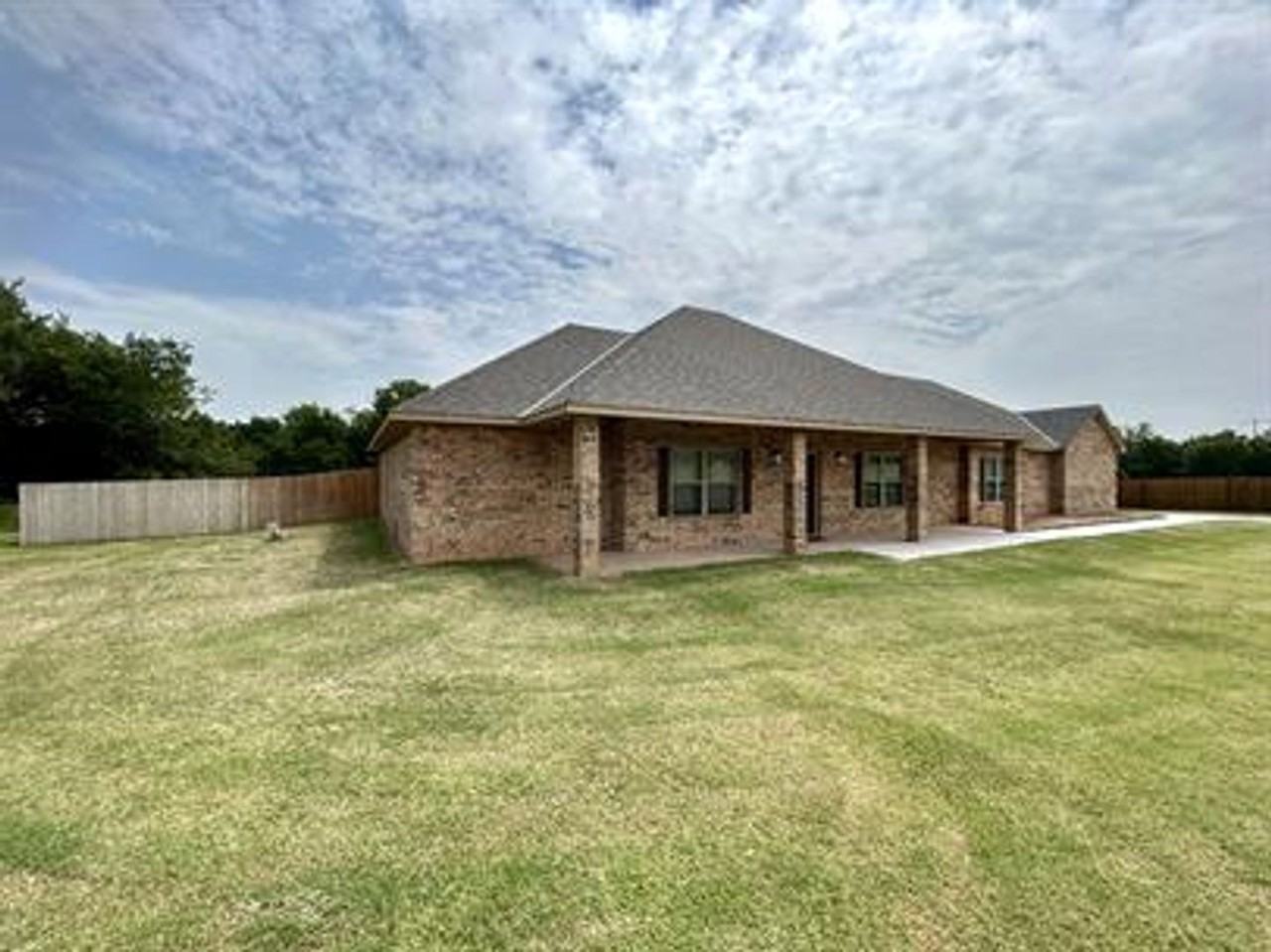 13132 Ne Jaguar Ln - Photo 2 of 30