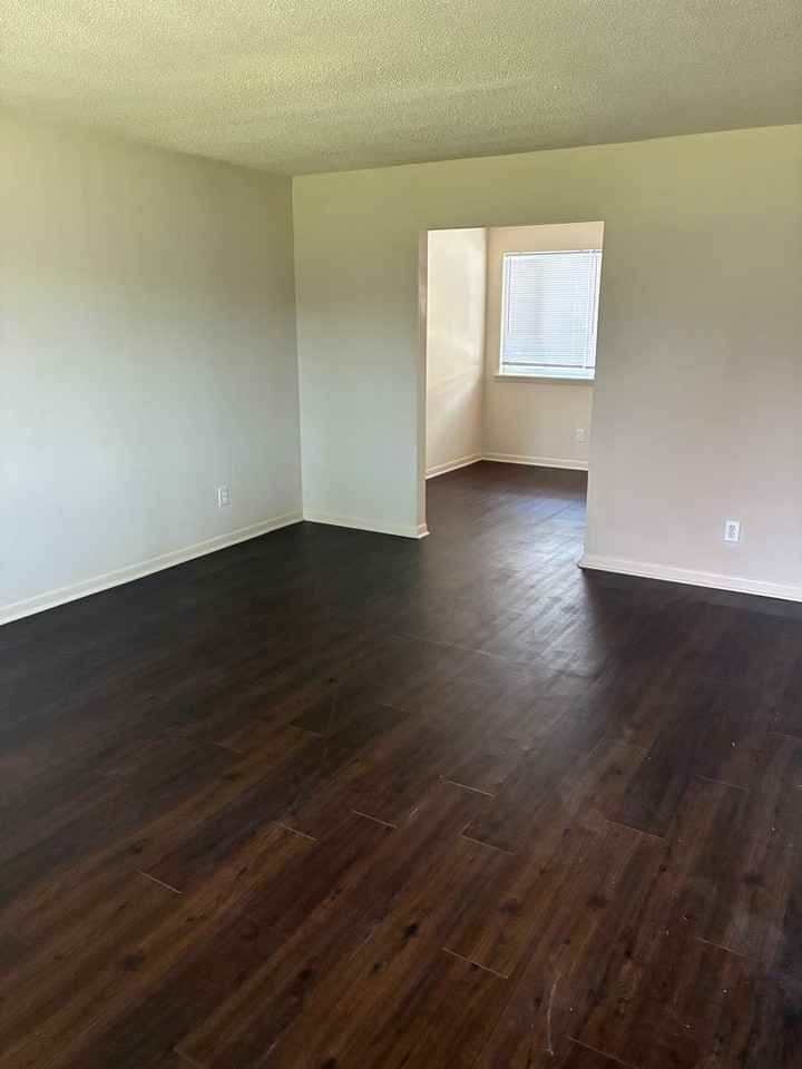 2359 Champion Ct - Photo 2 of 6