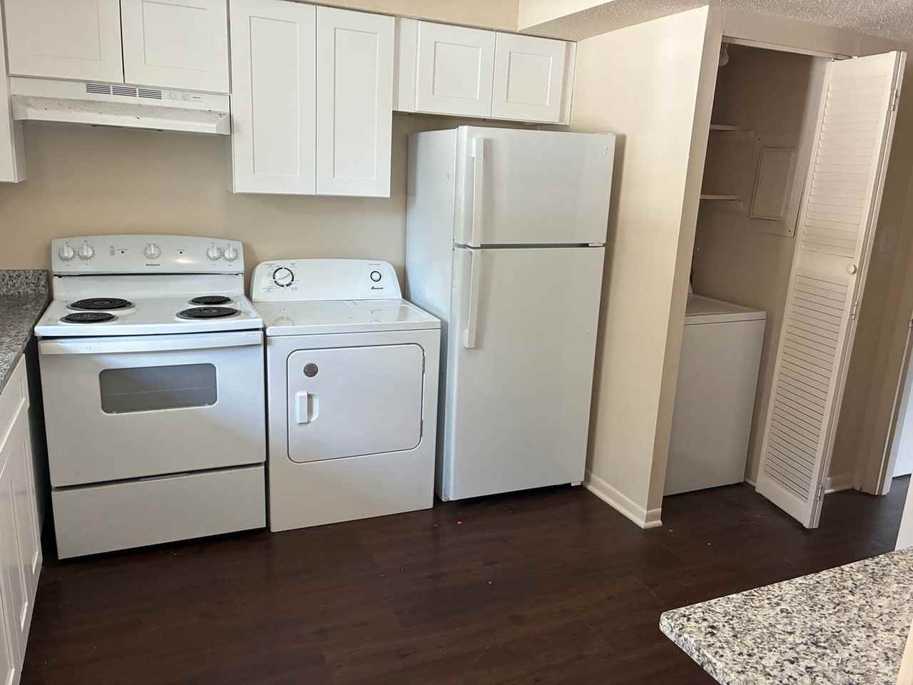 2359 Champion Ct - Photo 3 of 6