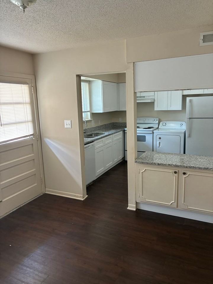 2359 Champion Ct - Photo 4 of 6