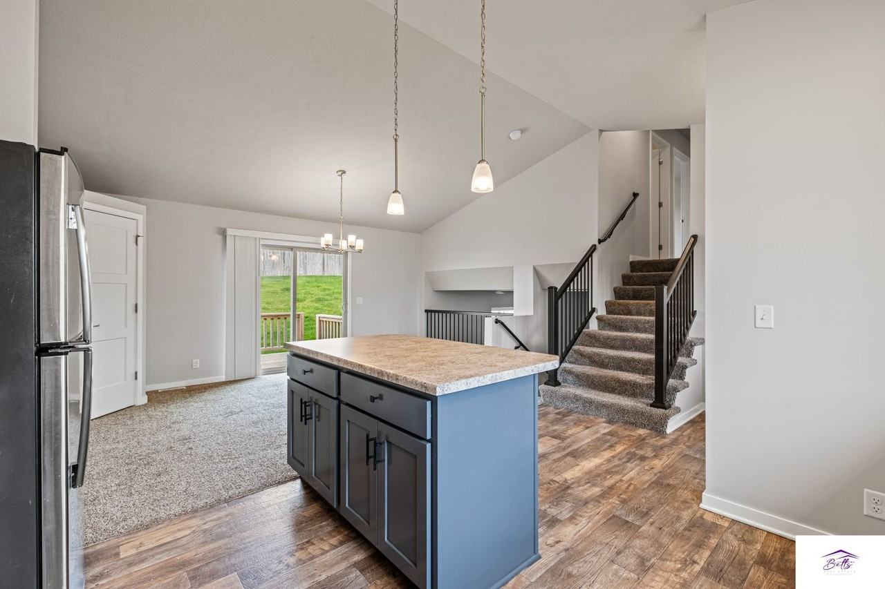 7825 N 147th Ave - Photo 6 of 22