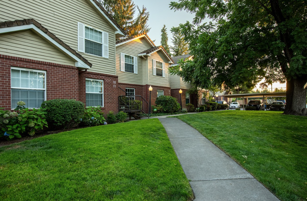 Murray Woods Apartments - Photo 3 of 3