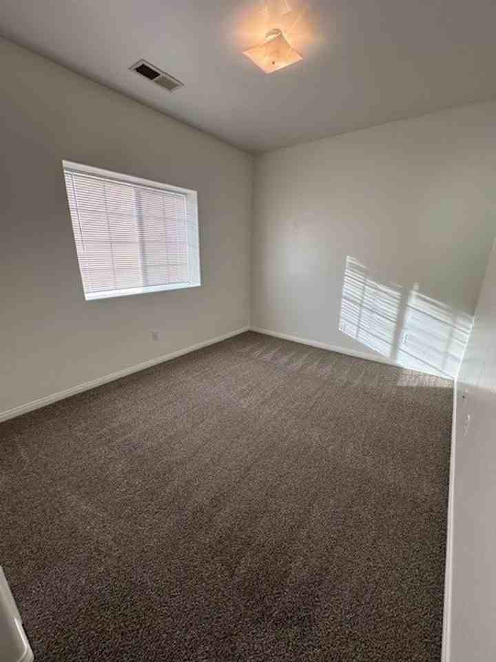 706 Orchid Drive Bakersfield, CA 93308 - Photo 3 of 12