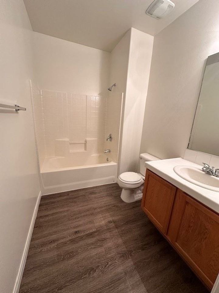 706 Orchid Drive Bakersfield, CA 93308 - Photo 6 of 12