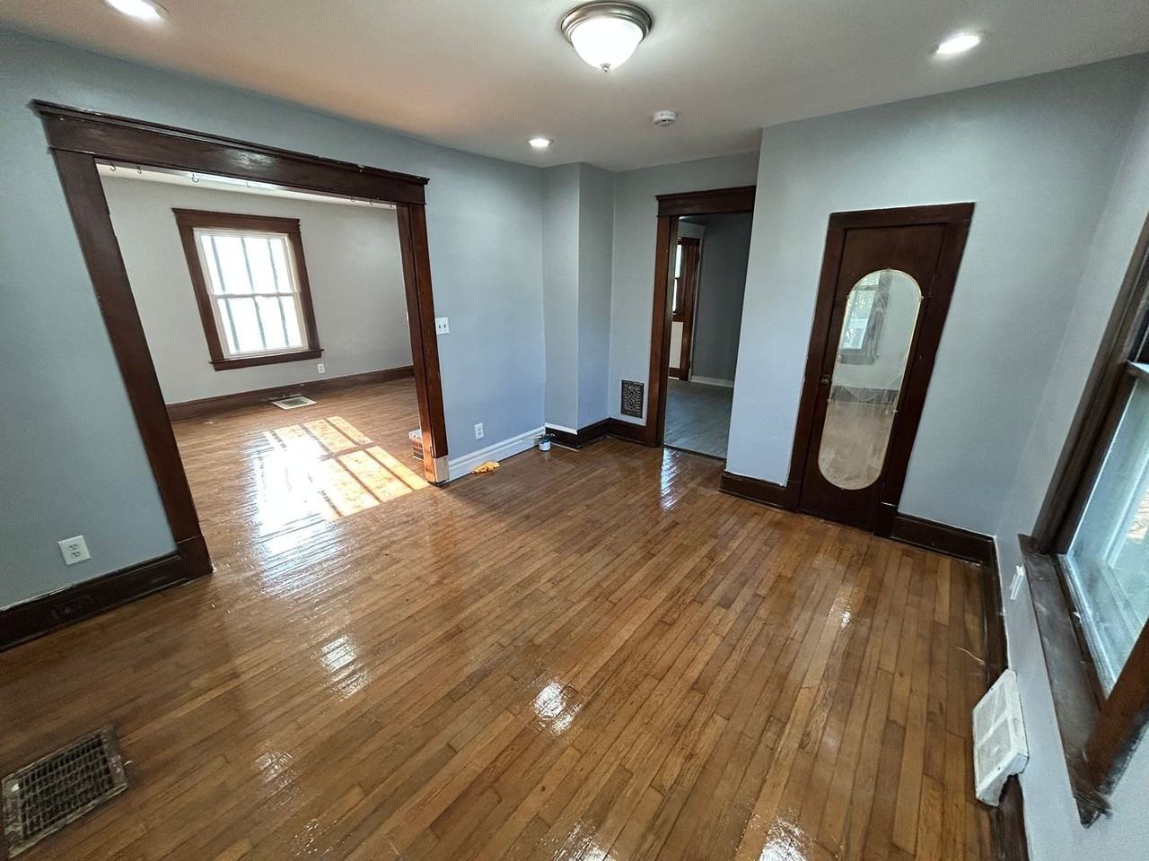 11220 Primrose Ave - Photo 4 of 41