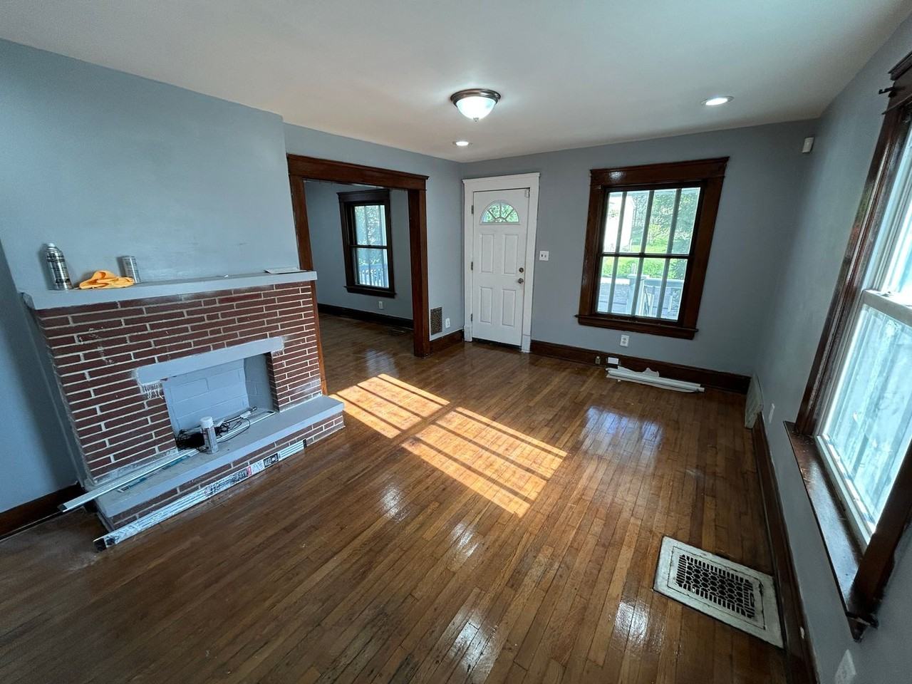 11220 Primrose Ave - Photo 6 of 41