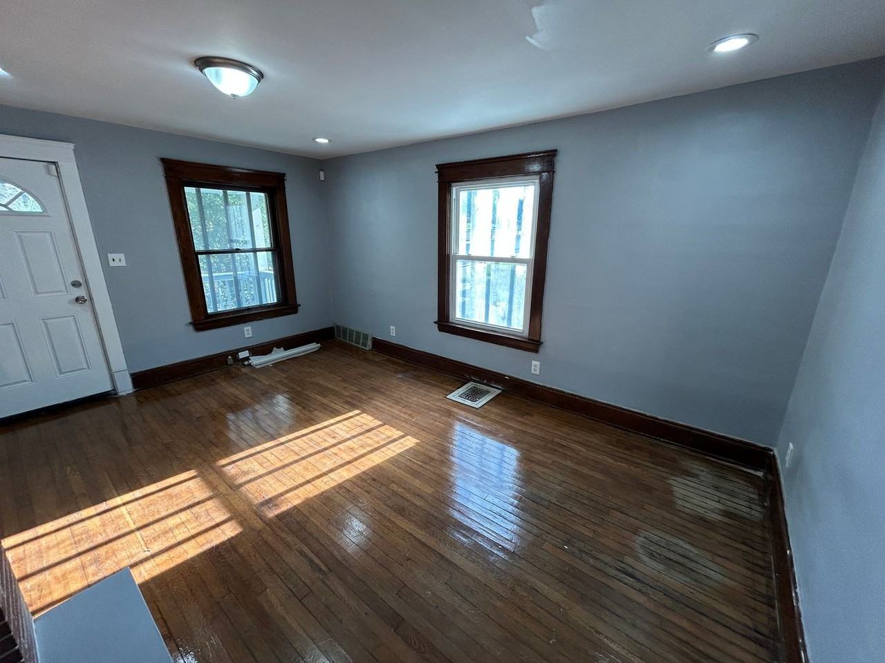 11220 Primrose Ave - Photo 7 of 41