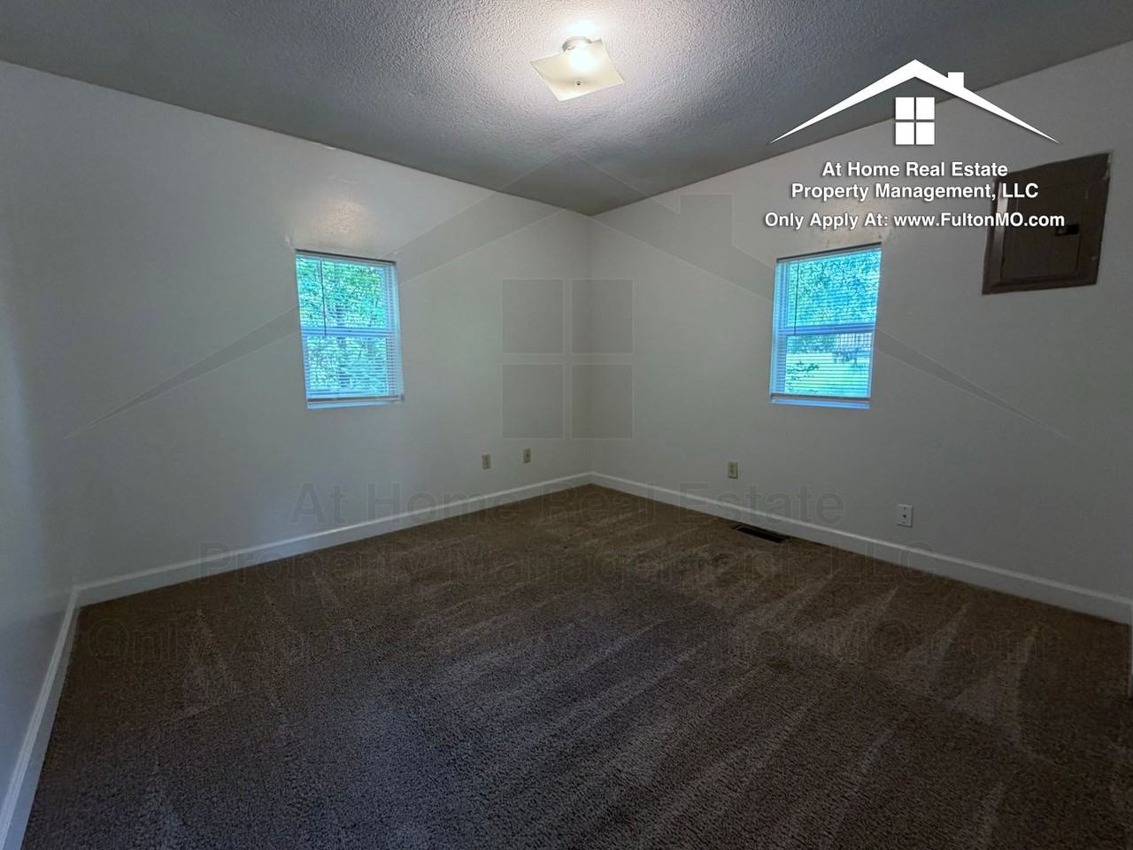 1514 Monroe St - Photo 6 of 20